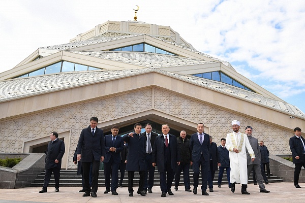 Новая мечеть с "зелеными" технологиями" открылась в г. Астана