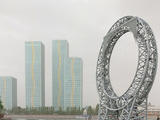 Фонтан, Водная феерия расположенные на реке Есиль г.Астана