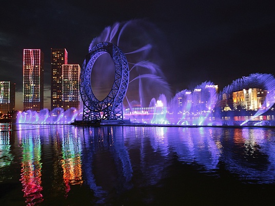 Фонтан, Водная феерия расположенные на реке Есиль г.Астана